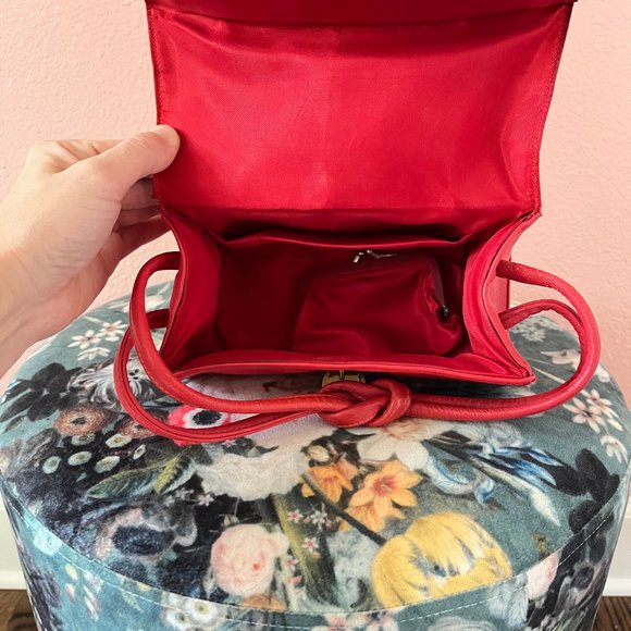 Adorable Vintage Red Rectangular Handbag with Matching Coin Purse - Picture 2 of 3